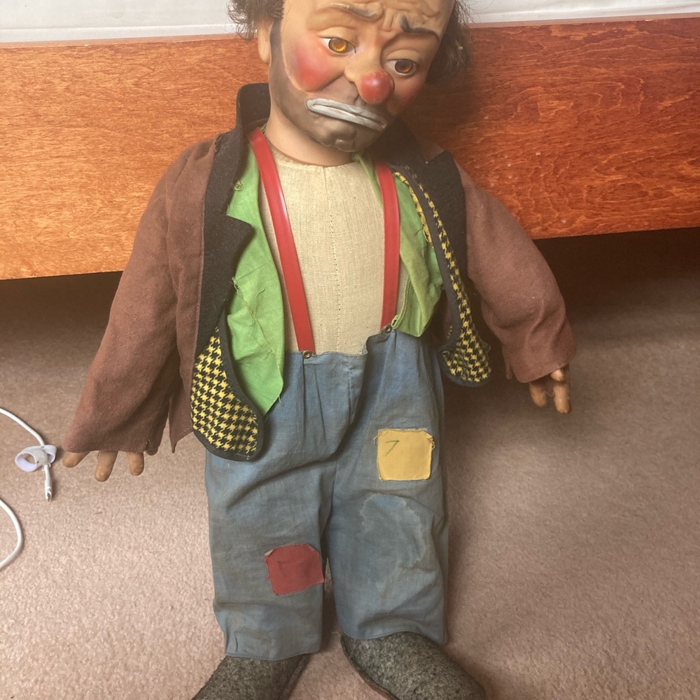 Emit Kelly clown